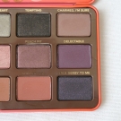 Swatch de ChoupnBeauty : Sweet Peach Palette de fards à paupières, Too Faced