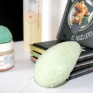 Swatch de ChoupnBeauty : Eponge Konjac Menthe Poivrée, Lady Green