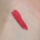 Swatch de ChoupnBeauty : Le Crayon Rouge à Lèvres, Avril