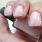 Swatch de lesenviesdetalie : Nail lacquer - Vernis action fortifiante et durcissante, Kiko