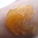 Swatch de lesenviesdetalie : Gommage aux grains de sucre Fleur d'Oranger, Baïja