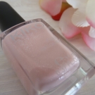 Swatch de lesenviesdetalie : Nail lacquer - Vernis action fortifiante et durcissante, Kiko