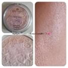 Swatch de Mam-Zelle-Ditout : Cinderella Highlighter Powder, Essence