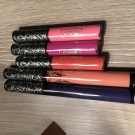 Swatch de Ophé01 : Everlasting Liquid Lipstick - Rouge à lèvres liquide, KAT VON D BEAUTY