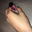 Swatch de Ophé01 : Fakeup Anticernes Hydratant, Benefit Cosmetics