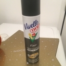 Swatch de Kellynou : Spray coiffant, Vivelle dop