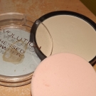 Swatch de dwtginger : Makeup Revolution Pressed Powder - Translucent, Makeup Revolution