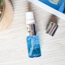 Swatch de Be in Velvet : Sérum Acide Hyaluronique, V10 Plus