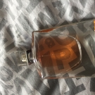 Swatch de little flower : La vie est belle Eau de Toilette, Lancôme