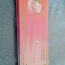 Swatch de little flower : Sweet Peach Palette de fards à paupières, Too Faced