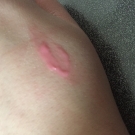 Swatch de little flower : Eclat Minute - Embellisseur Lèvres, Clarins