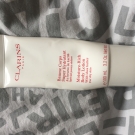 Swatch de little flower : Baume Corps Super Hydratant, Clarins