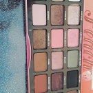 Swatch de little flower : Sweet Peach Palette de fards à paupières, Too Faced