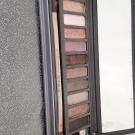 Swatch de little flower : Naked 2  Basics Palette, Urban Decay