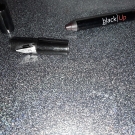 Swatch de little flower : Crayon lèvre 2 en 1, Black Up