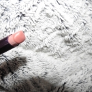 Swatch de little flower : Rouge à lèvres Revolution, Urban Decay