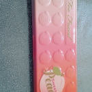 Swatch de little flower : Sweet Peach Palette de fards à paupières, Too Faced