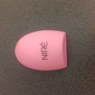 Swatch de Quiriane : Brosse nettoyante en silicone, Niré Beauty