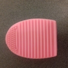 Swatch de Quiriane : Brosse nettoyante en silicone, Niré Beauty