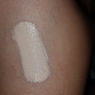 Swatch de meghanne13 : Born This Way Concealer - Anticernes, Too Faced