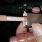 Swatch de meghanne13 : Gloss Bomb Universal Lip Luminizer - Enlumineur à Lèvres Universel, Fenty Beauty by Rihanna