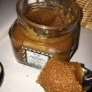 Swatch de Sabou_dem : Exfoliant Miel Caramélisé, Baïja