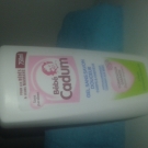 Swatch de Plume-testeuse : GEL SANS SAVON DOUCEUR corps et cheveux, Bébé CADUM