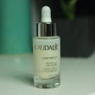 Swatch de Garlic and Grenadine : Vinoperfect Sérum Éclat Anti-Taches 30ml, Caudalie