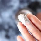 Swatch de Garlic and Grenadine : Le Super Volcanic Pore Clay Mask, Innisfree