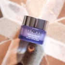 Swatch de Garlic and Grenadine : Take the Day Off Cleansing Balm - Baume Démaquillant, Clinique