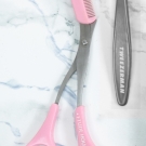 Swatch de Garlic and Grenadine : My Beauty Tool Eyebrow Comb Scissors, Etude House