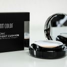 Swatch de Garlic and Grenadine : ICONIC BRIGHT CUSHION, Ünt