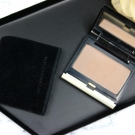 Swatch de Garlic and Grenadine : La poudre Sculptante, Kevyn Aucoin