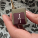 Swatch de Solo ne : Mini rouge à lèvres, Too Cool for School