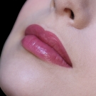 Swatch de Ô Boudoir Parfumé : Juicy Shaker - Huile à lèvres, Lancôme