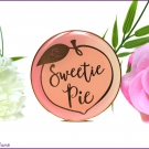 Swatch de Ô Boudoir Parfumé : Sweetie Pie Bronzer - Poudre bronzante Peaches & Cream, Too Faced