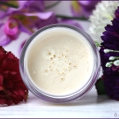 Swatch de Ô Boudoir Parfumé : Lock-it Setting Powder - Poudre libre translucide, Kat Von D