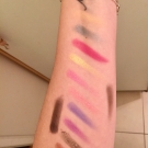 Swatch de Mamabouille : Bomber's Palette Bright, Djulicious Cosmetics