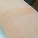 Swatch de Mamabouille : Instant Anti Age l'Effaceur Yeux, Maybelline New York