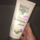 Swatch de Camille76_ : Après Shampoing / Douceur et réparation au lait d'amande douce & graine de lin, Le Petit Marseillais