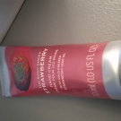 Swatch de morgane75 : Crème mains Fraise, The Body Shop