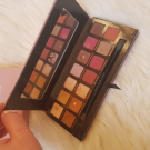 Swatch de jennah7533 : Modern Renaissance - Palette de fards à paupières, Anastasia Beverly Hills