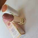 Swatch de jennah7533 : Peach Kiss Lipstick - Rouge à lèvres mate, Too Faced