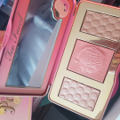 Swatch de jennah7533 : Sweet Peach Glow Kit - Trio Glow, Too Faced