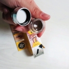 Swatch de Floraa : Ka-BROW! - Gel crème coloration sourcils, Benefit Cosmetics