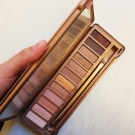 Swatch de Floraa : Naked 3 Palette, Urban Decay