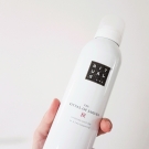 Swatch de Floraa : The Ritual of Sakura Foaming Shower Gel - Mousse de douche, Rituals