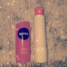 Swatch de Meline25 : Nivea soft rosé baume à lèvres, Nivea