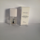 Swatch de Melhel : Top Coat Abricot - Laque fixante accélérateur de séchage, Dior