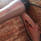 Swatch de Mishoou : Sèche cheveux, Paris Hilton